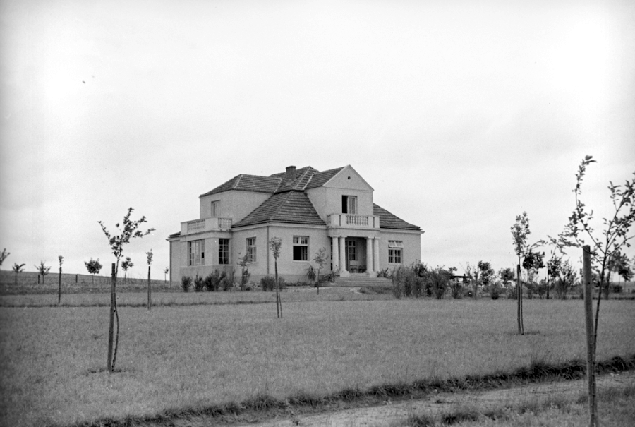 Willa Walerego Sławka w Janowiczkach w 1936 r. - (fot. Henryk Poddębski)